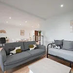 Appartement Spacieux T3 Avec 2 Parkings Gratuits Et 2 Balcons