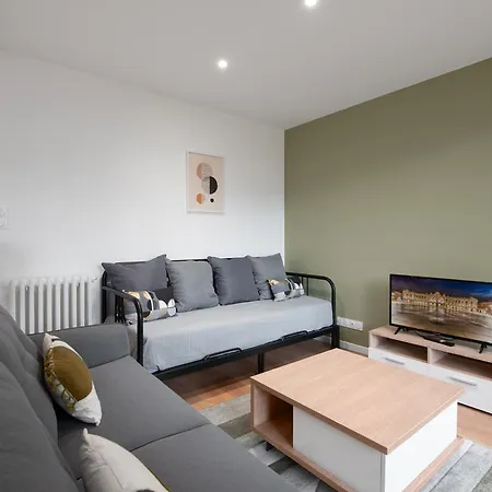 Apartment Spacieux T3 Avec 2 Parkings Gratuits Et 2 Balcons
