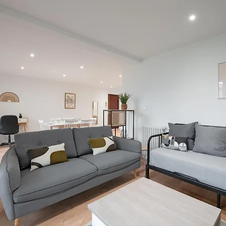 Apartment Spacieux T3 Avec 2 Parkings Gratuits Et 2 Balcons