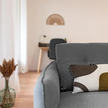 Apartment Spacieux T3 Avec 2 Parkings Gratuits Et 2 Balcons