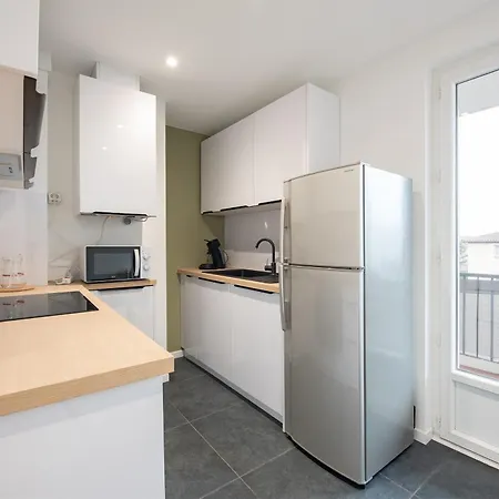 Apartment Spacieux T3 Avec 2 Parkings Gratuits Et 2 Balcons *