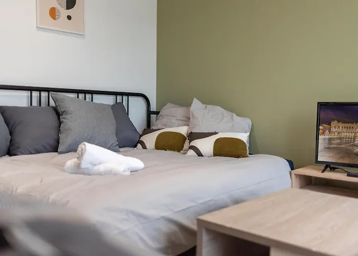 Spacieux T3 Avec 2 Parkings Gratuits Et 2 Balcons Διαμέρισμα